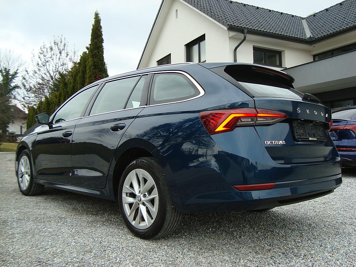Skoda Octavia Combi 2,0 TDI Style DSG Virtual Cockp...
