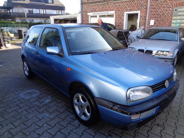 Volkswagen Golf 3 1.8 Alufelgen Ganzjahresreifen,el. Glassc