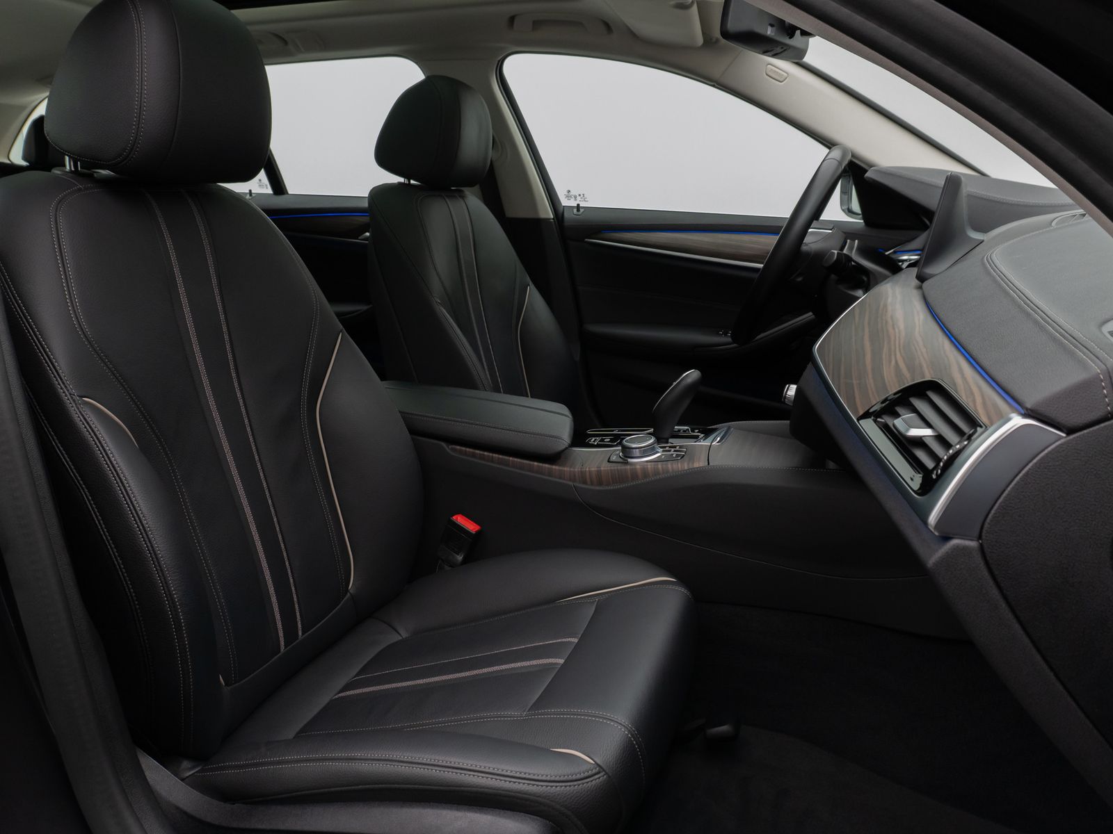 Fahrzeugabbildung BMW 530d Luxury Line Panorama Kamera DAB HiFi Alarm