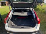 Volvo V90 Cross Country D5 AWD Pro ATM bei 77100 km - Volvo V90 Cross Country: Pro