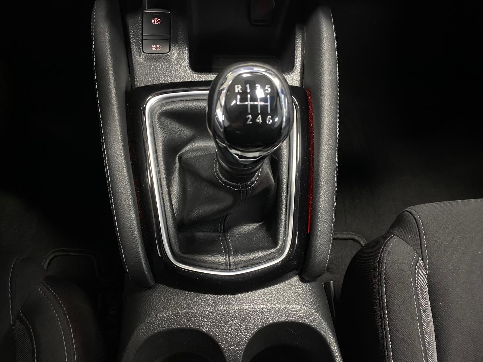 Fahrzeugabbildung Nissan Qashqai 1.2 ACENTA PANORAMA+360°KAMERA+NAVI+18"