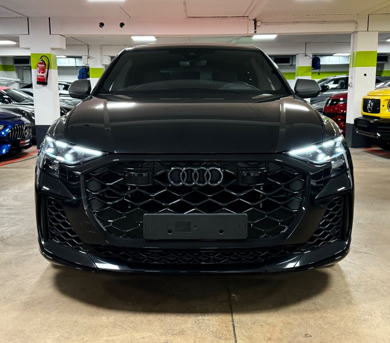 Fahrzeugabbildung Audi RSQ8 PERFORMANCE FACELIFT CARBON CERAMIC 25 FULL