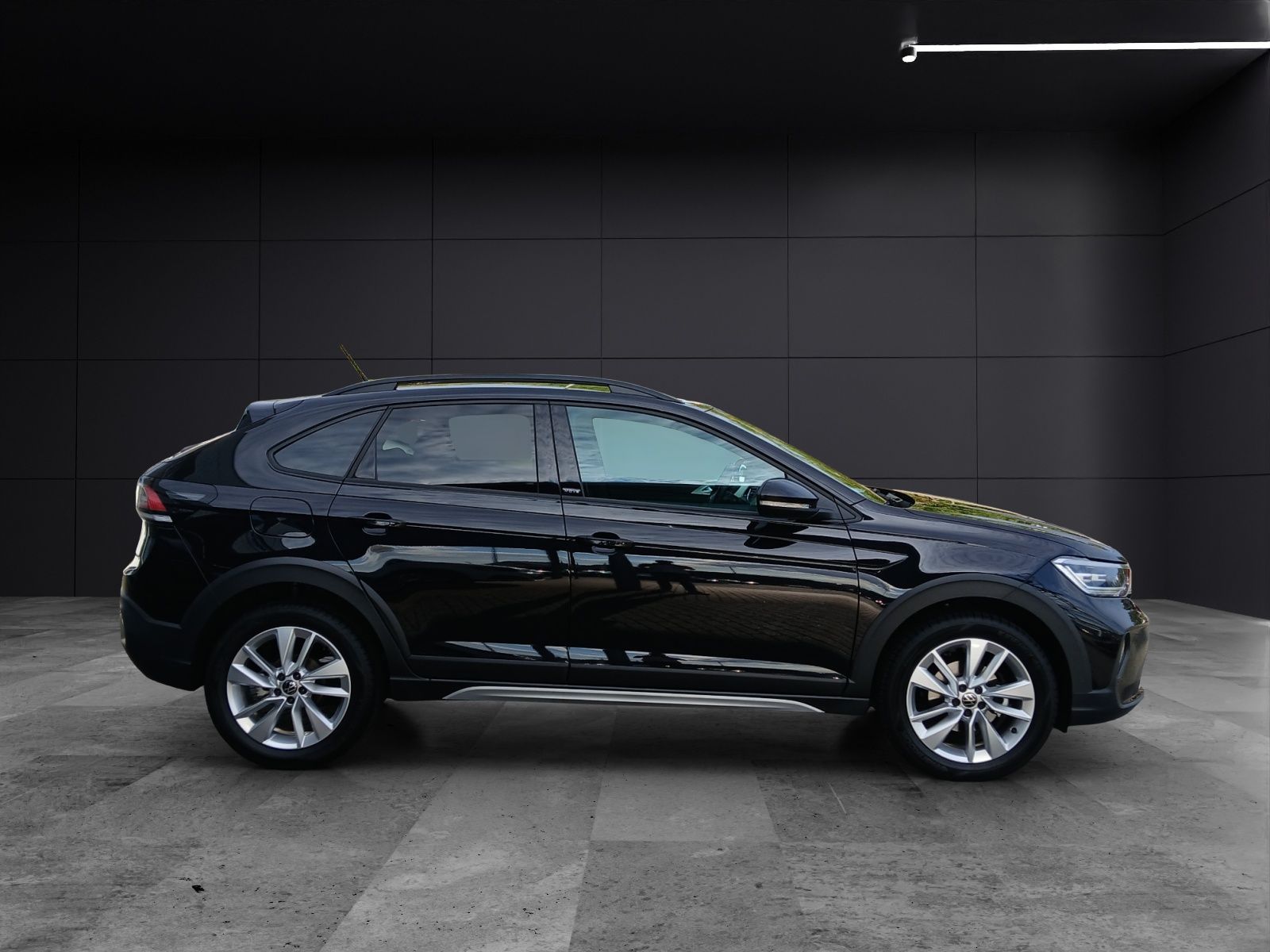 Fahrzeugabbildung Volkswagen Taigo Life TSI DSG IQ.Light ACC SHZ RearView 17"