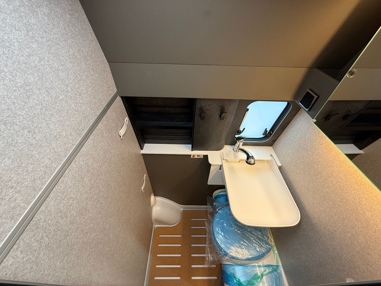Fahrzeugabbildung HYMER / ERIBA / HYMERCAR Grand Canyon S - MB 600 - 4x4 - 19.986€ Sparen!