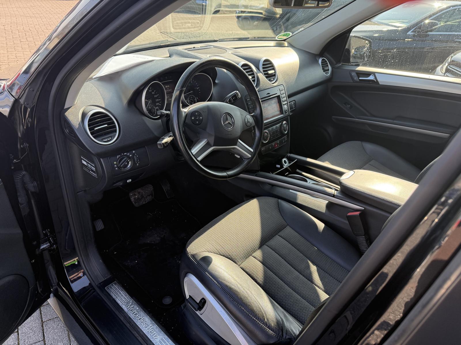 Mercedes-Benz ML300 2011 — photo 10