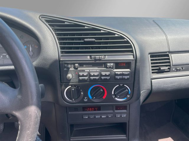 BMW E36 318i Cabrio M-Paket*1.Hand*Scheckh.*Original