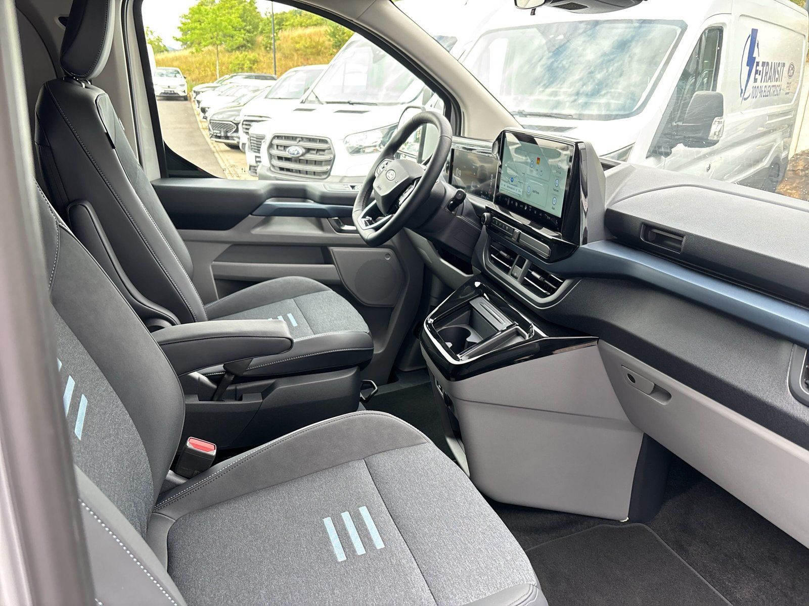 Fahrzeugabbildung Ford Transit Custom 320 L2 Motorcaravan Nugget Activ