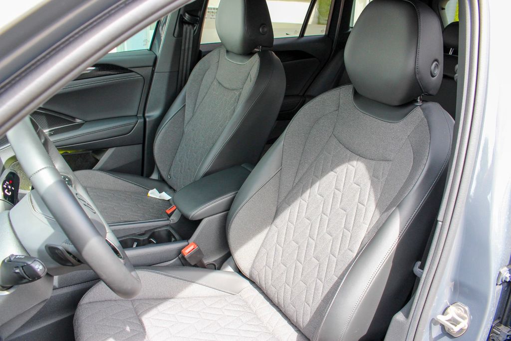 VW Tiguan 2.0 TDI/ IQ.DRIVE/ H&K/ MATRIX/ DISCOVER VW Tiguan 2.0 TDI/ IQ.DRIVE/ H&K/ MATRIX/ DISCOVER