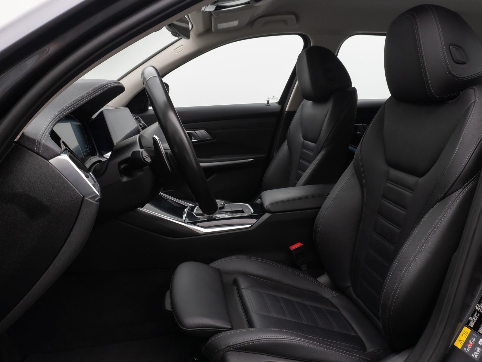 Fahrzeugabbildung BMW 330e Luxury Line 360°HiFi DAB Alarm Sport 19Zoll