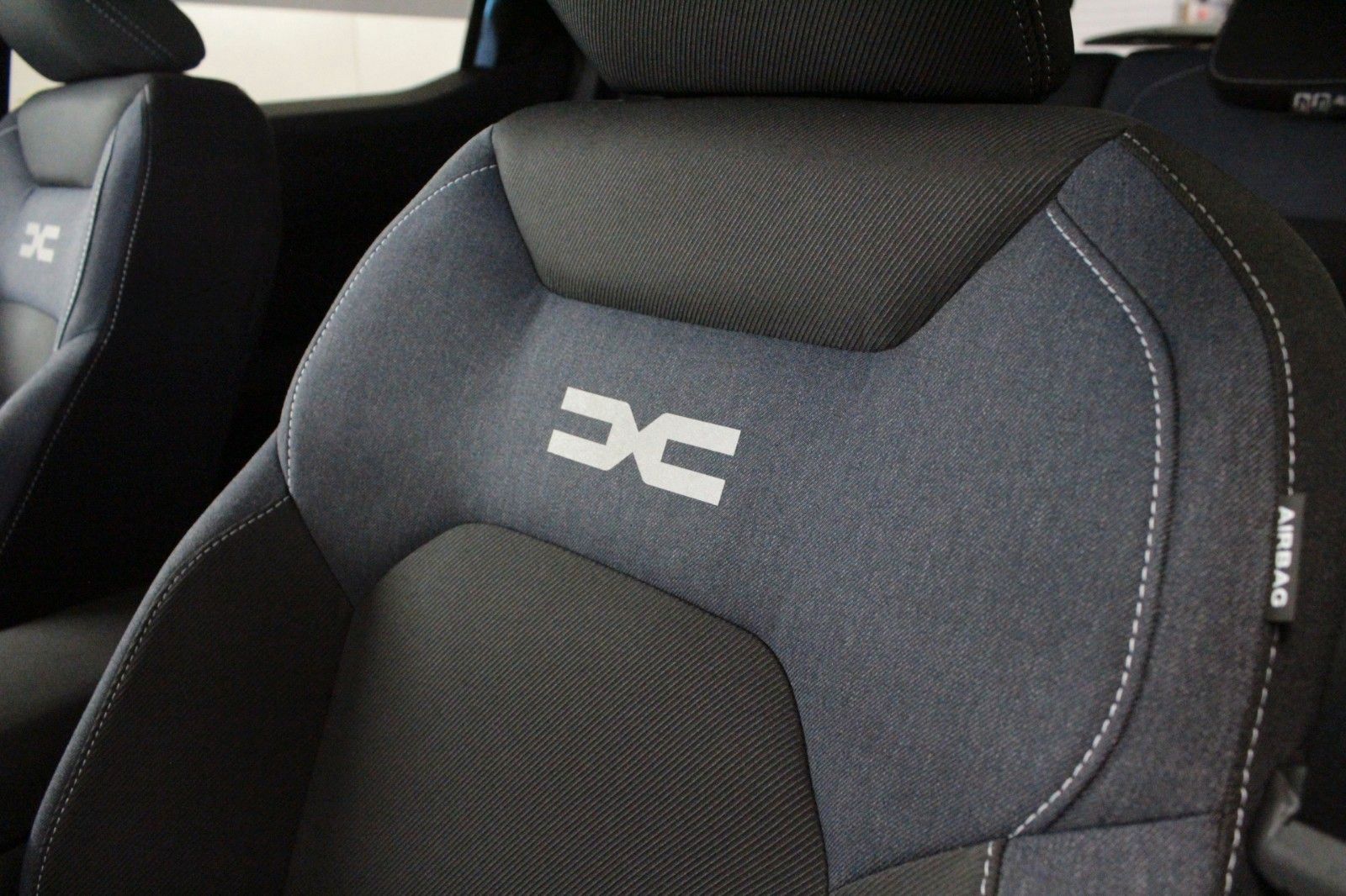 Fahrzeugabbildung Dacia Duster mild hybrid 130 Journey*Winterpaket*