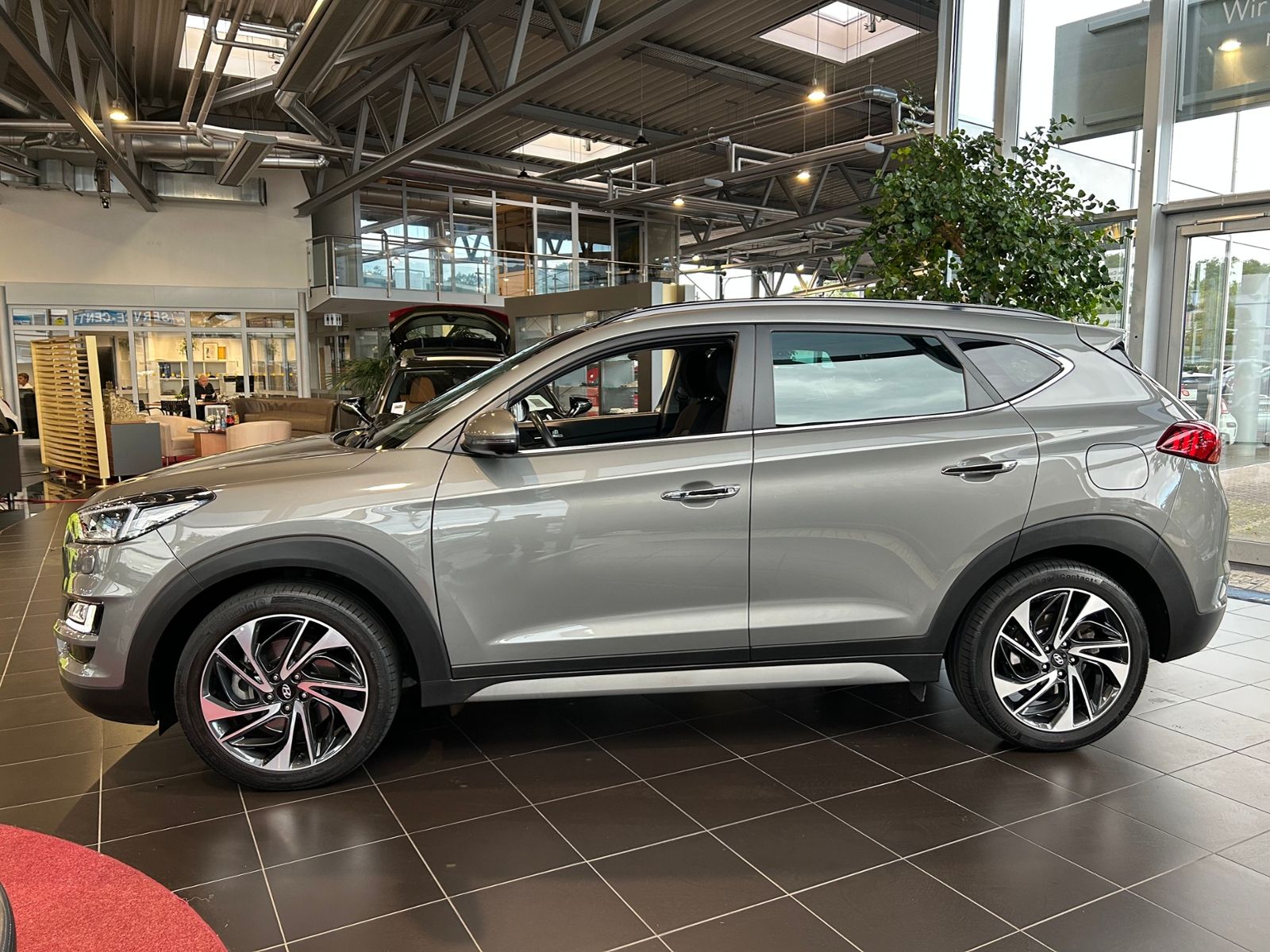 Fahrzeugabbildung Hyundai TUCSON Premium 4WD PANO AHK LED NAVI