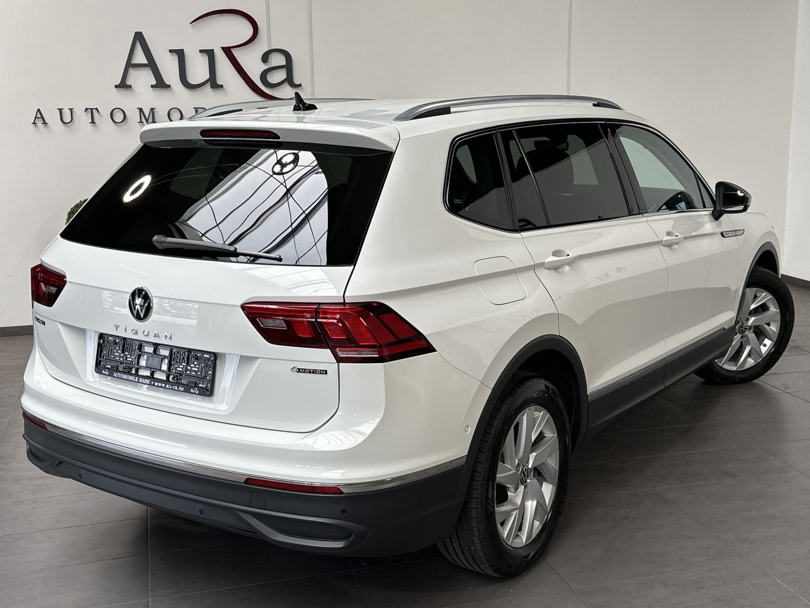 Fahrzeugabbildung Volkswagen Tiguan Allspace Life 4Motion NAV+LED+ACC+360°+VC