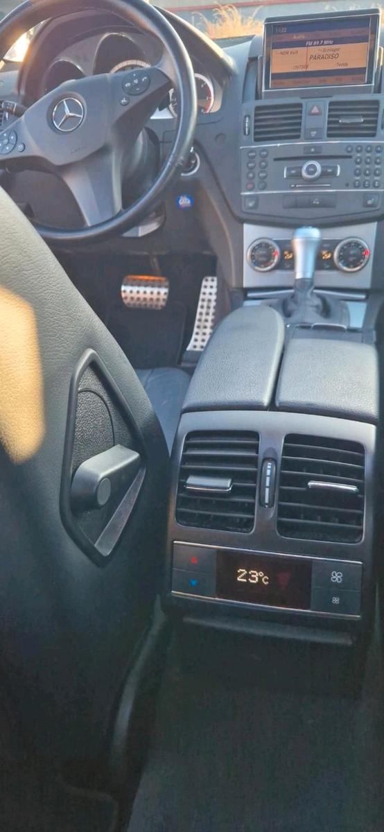 Mercedes-Benz  2009 — photo 5