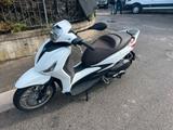 Piaggio Beverly 300 300 hpe - PIAGGIO BEVERLY 300 HPE
