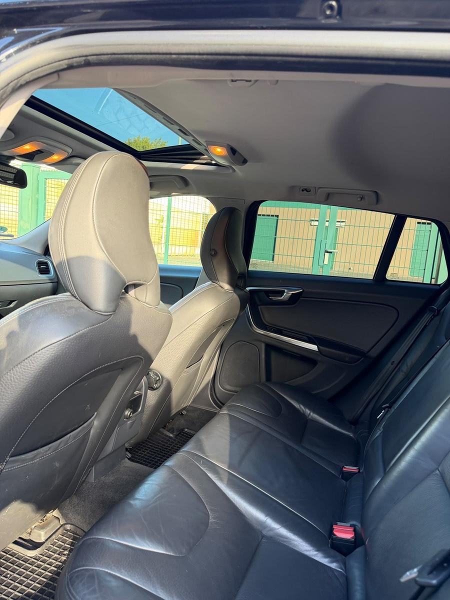 Volvo V60 2011 — photo 6