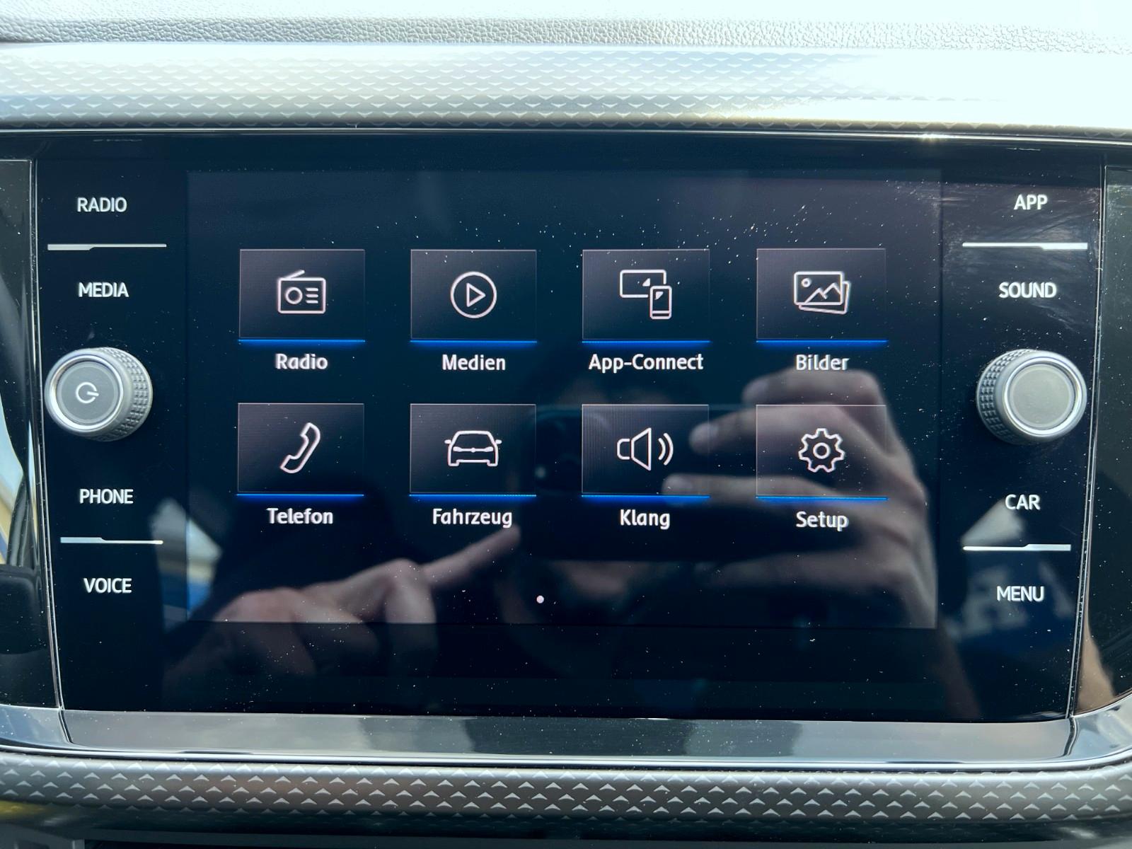Volkswagen T-Cross Life Automatik*Carplay*PDC*S-Heft*1-Hand