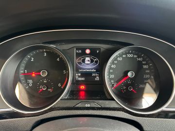 Volkswagen Passat *LED*AHK*1.HAND*19%*SPURAS*ACC*