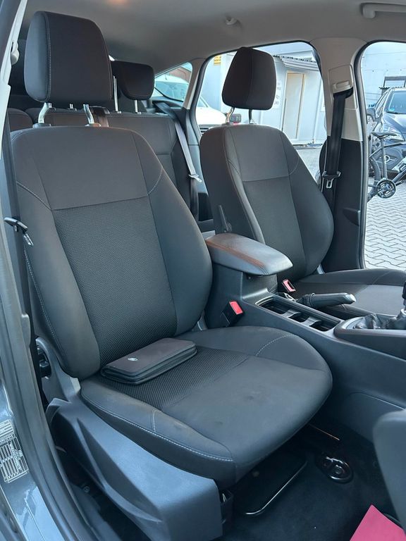 Car Image 27