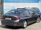 BMW 330e Glasdach 360° LED HiFi SHZ 2.J Garantie DAB - BMW 3er Reihe: E36