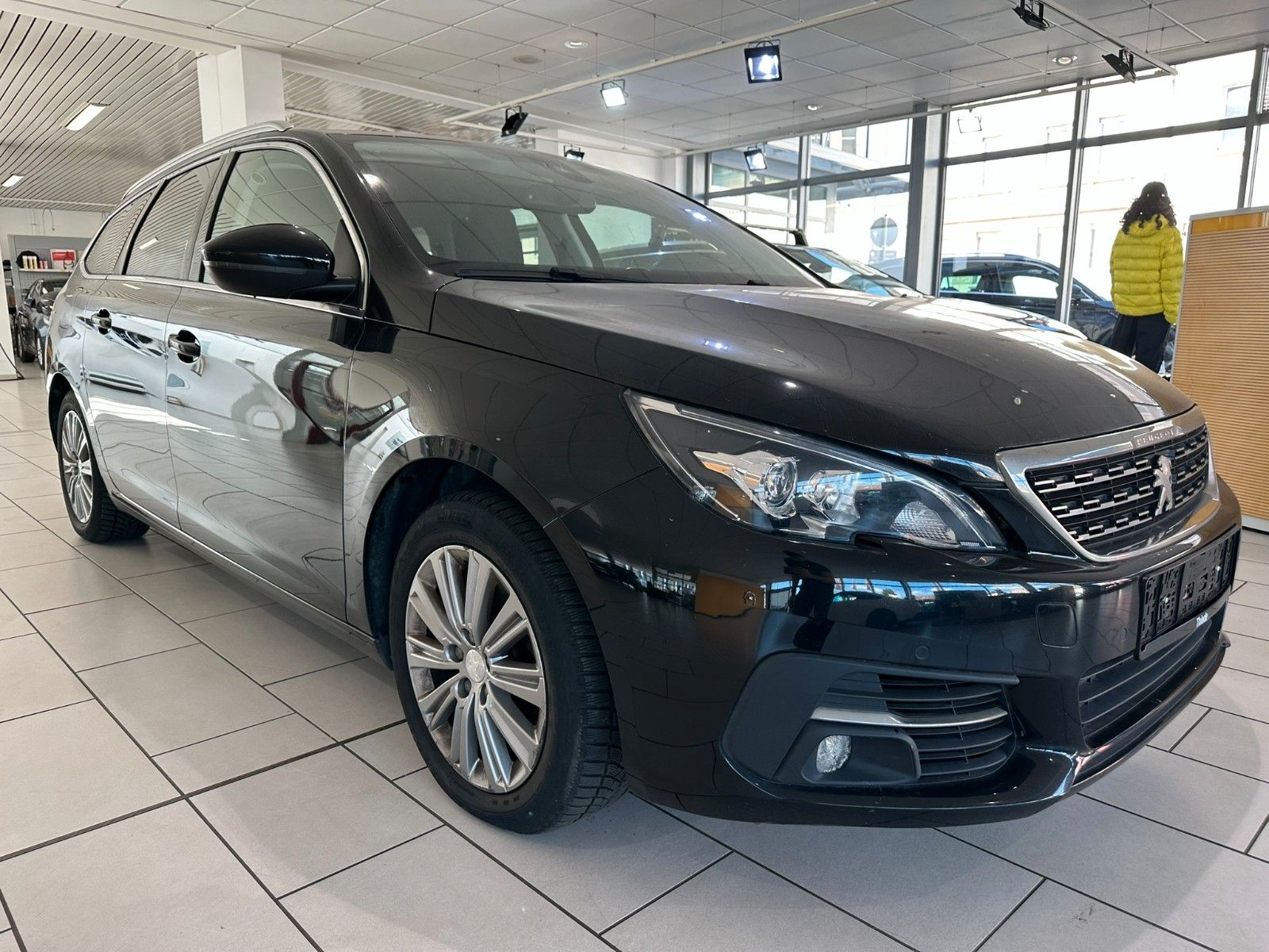 Fahrzeugabbildung Peugeot 308 SW Allure 1.5D NAVI/LED/PDC/ALU/R´CAM
