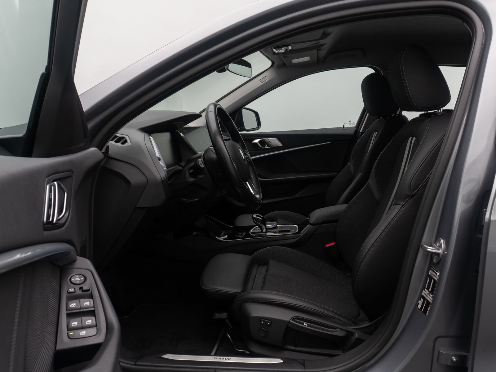 Fahrzeugabbildung BMW 118i Sport Line DAB CockPitPr PDC Fernlichtassis