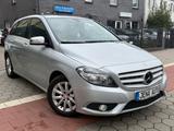 Mercedes-Benz B 200 Navi PDC 2.Hand AHK 8xAlu SH - gebrauchte Mercedes-Benz B 200 aus dem Jahr 2013