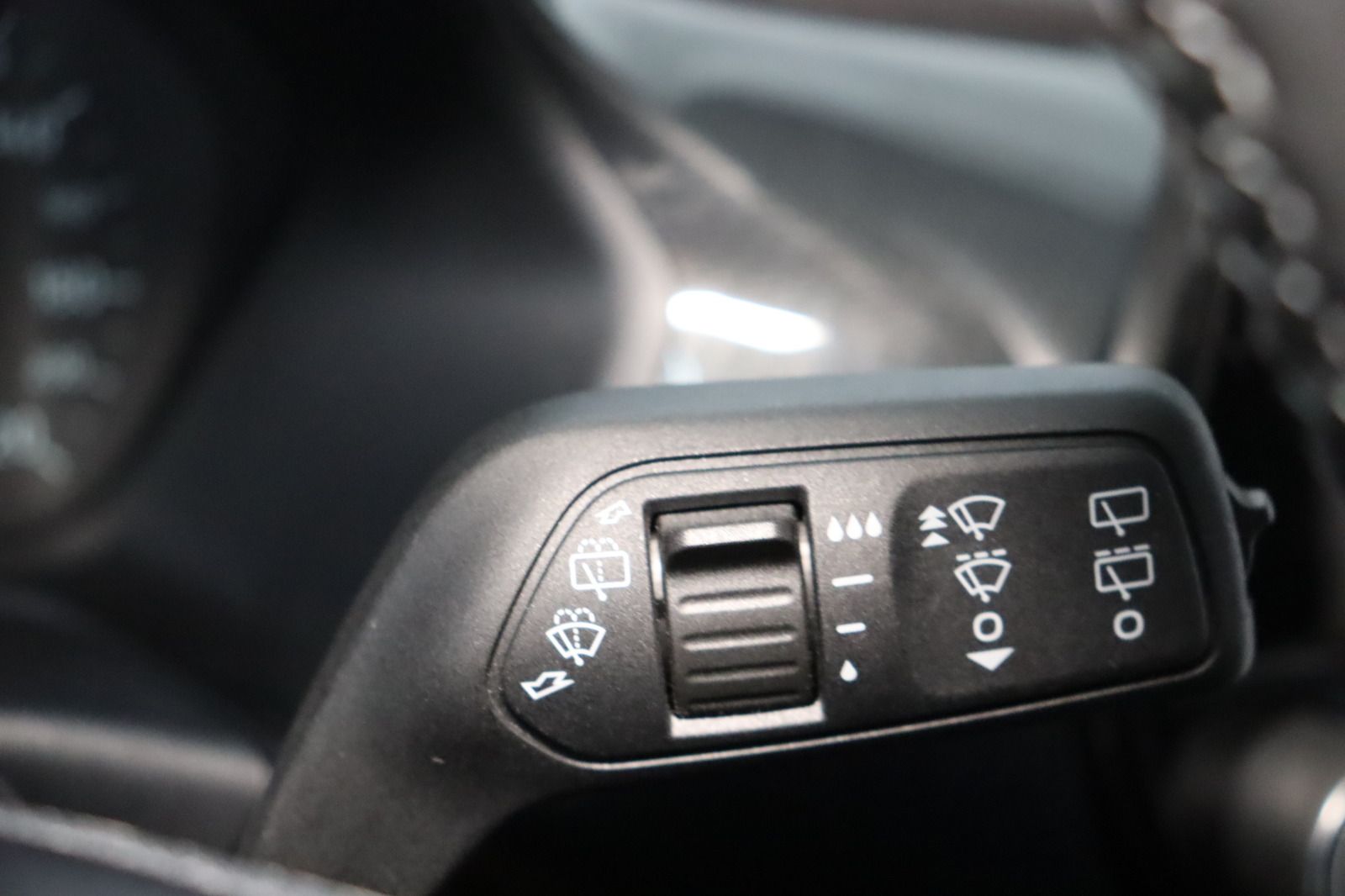 Fahrzeugabbildung Ford Puma 1.0 Eco Boost DCT Titanium
