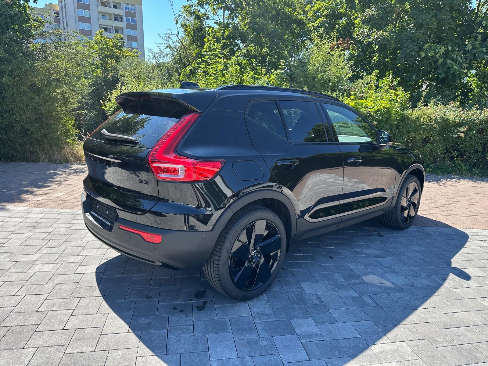 Volvo XC40 B3 BLACK EDT PLUS+360°CAM+LED+HK SOUND+20"