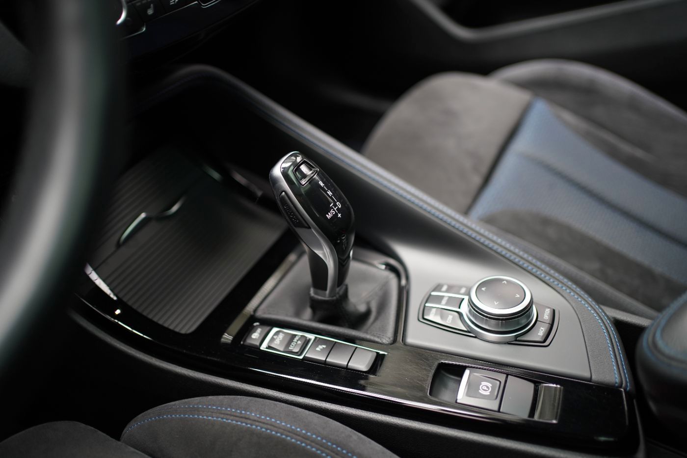 Fahrzeugabbildung BMW X2 20i M Sport +Glasdach+LED+Komfortzugang+AHK