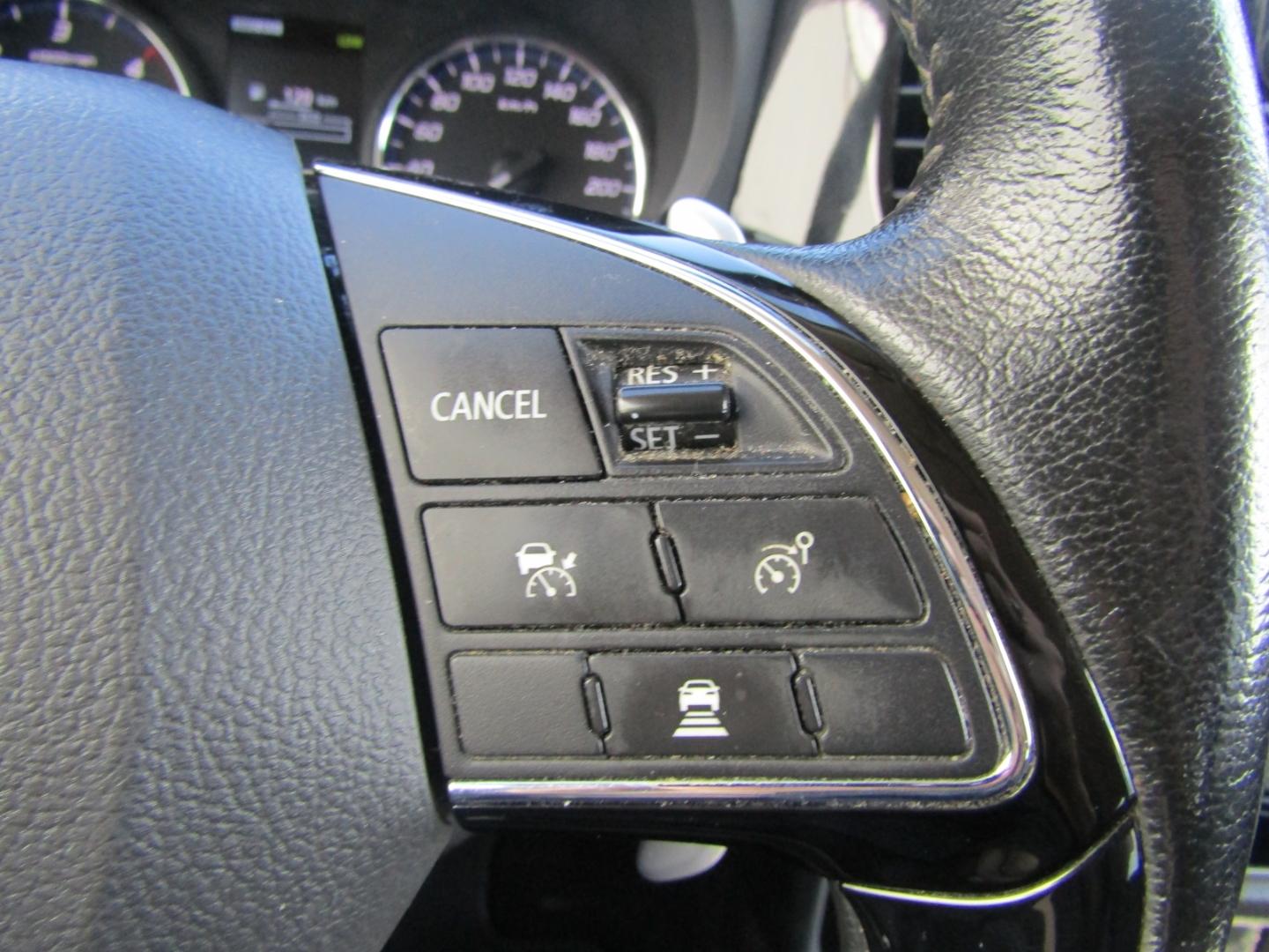 Mitsubishi Outlander Top 4WD 7-SITZER AUTOMATIK KAMERA NAVI