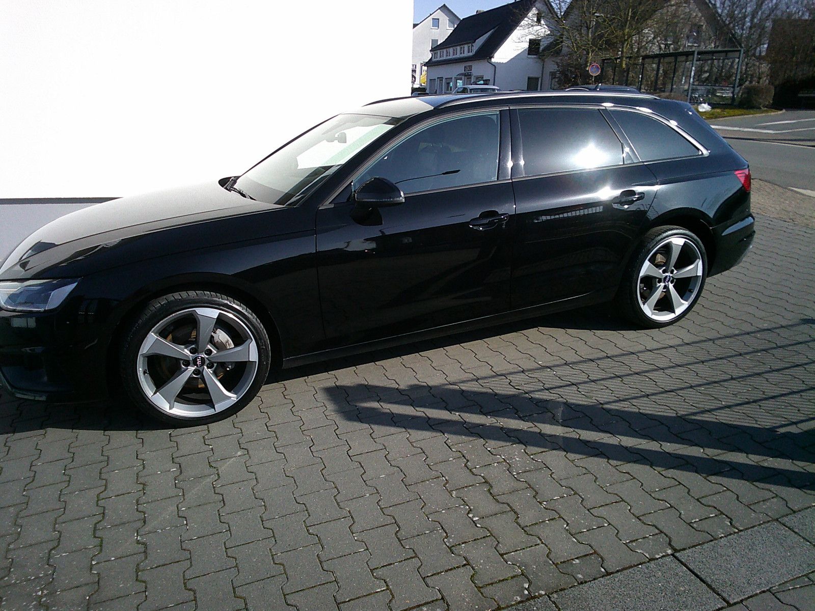 Fahrzeugabbildung Audi A4 Avant 40 TDI quattro S-Line