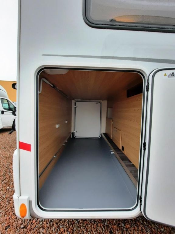 Fahrzeugabbildung LMC Cruiser V 646 G Solar/Rüfa/Sat/TV