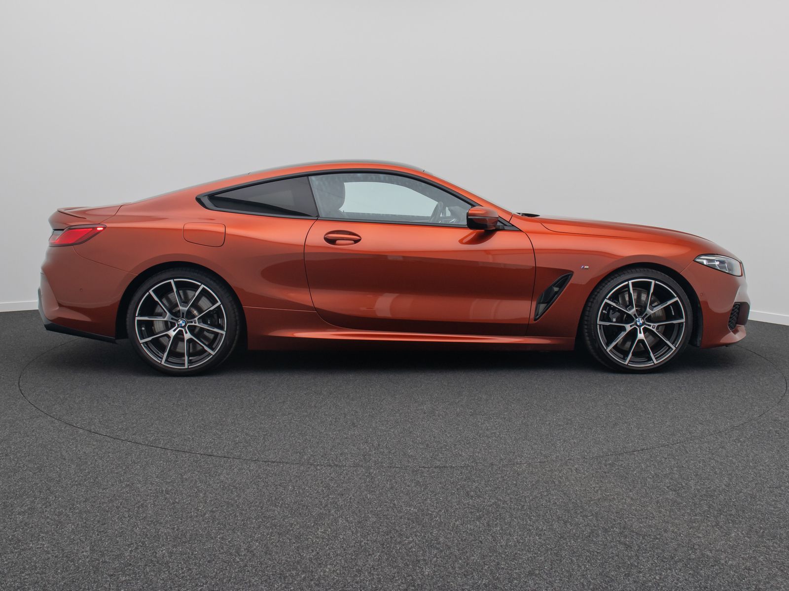 Fahrzeugabbildung BMW M850i xD Laser Kamera HUD DAB H/K SoftCL 20Zoll