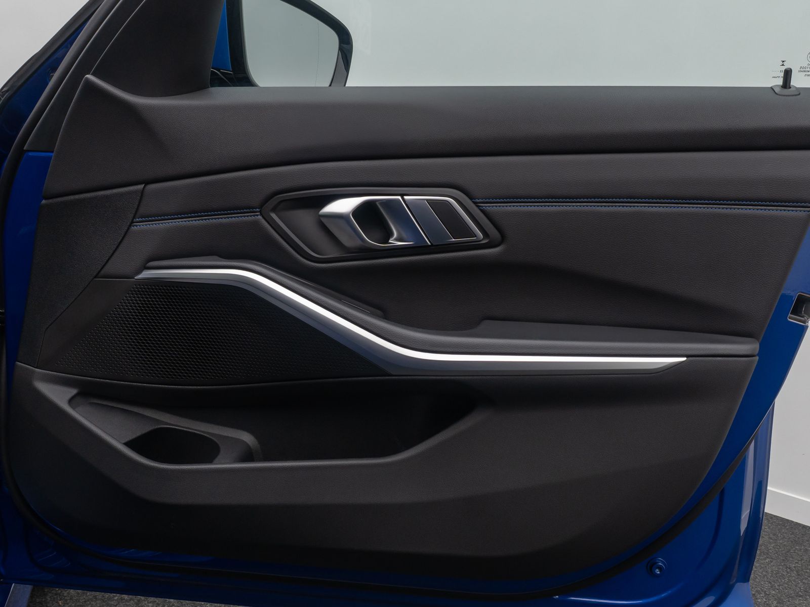 Fahrzeugabbildung BMW 320e M Spot DAB Widscreen PDC CockpitPlus 19Zoll