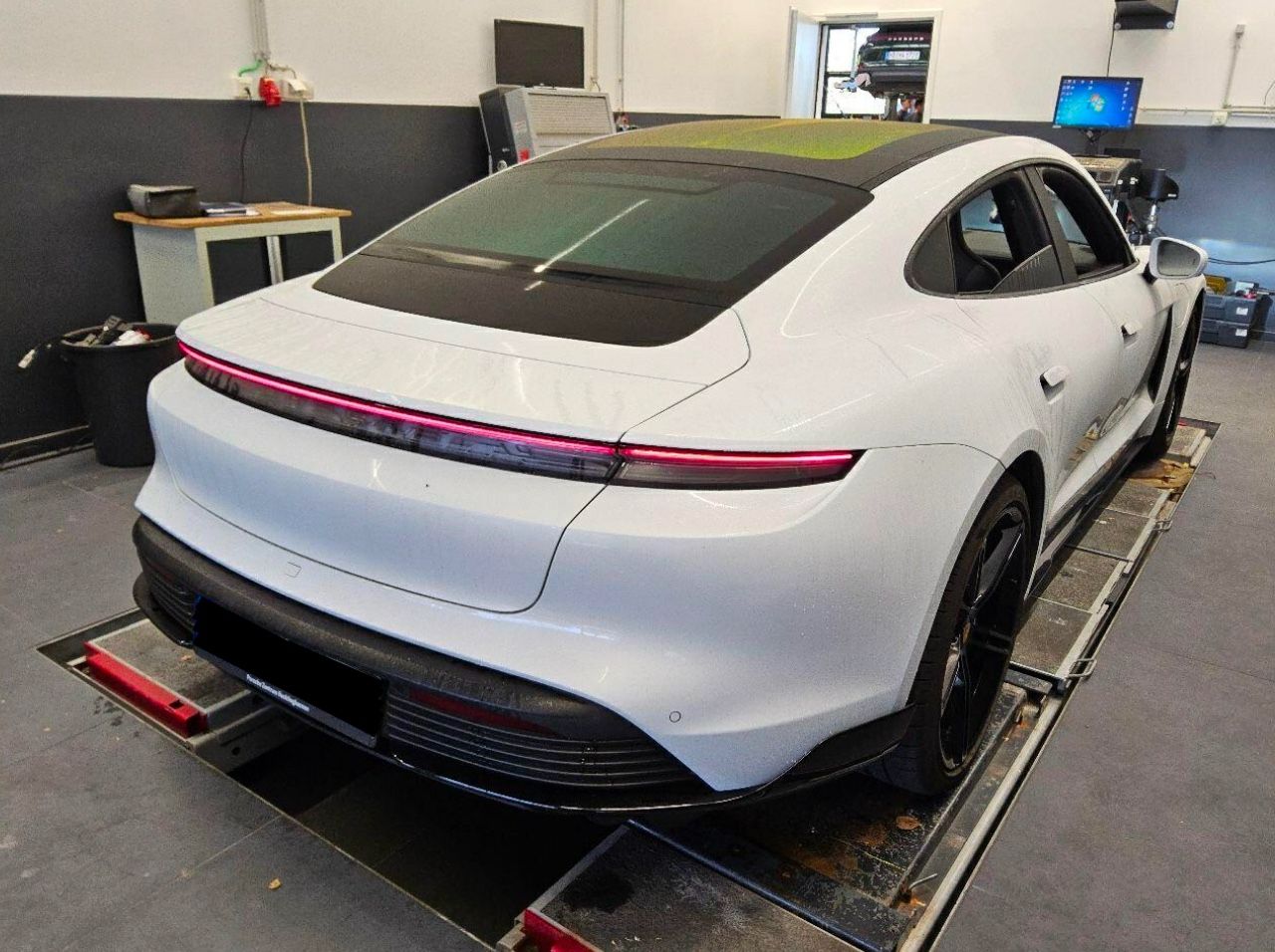 Porsche Taycan Bat. Perf. Sitzbelüftung ACC 360° PSCB foto 3