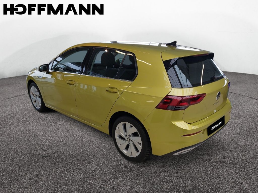 Fahrzeugabbildung Volkswagen Golf 1.5 TSI Style Panorama ACC Licht&Sicht