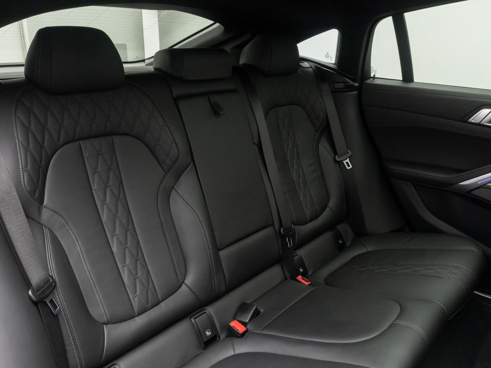 Fahrzeugabbildung BMW X6 xD40d M Sport Laser DAB Kamera HUD AHK 21Zoll