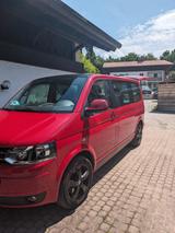 Volkswagen T5 Multivan Edition 25 - rote Volkswagen T5 Multivan
