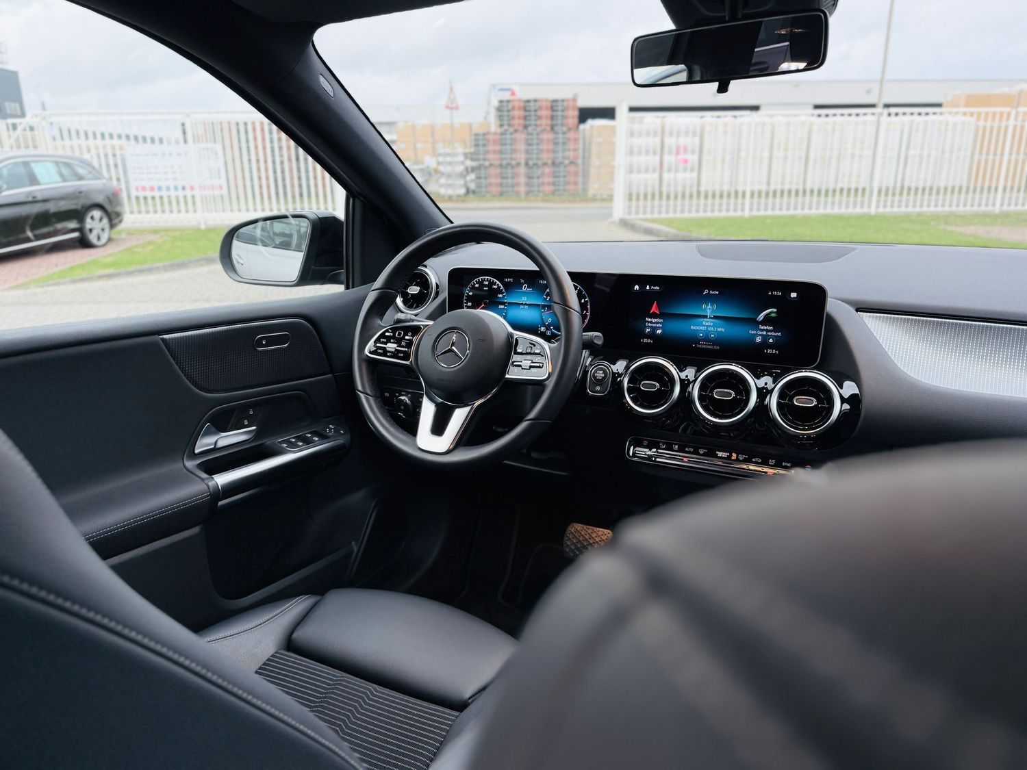 Fahrzeugabbildung Mercedes-Benz B 180 PROGRESSIVE & NIGHT, Automatik, AHK, LED,
