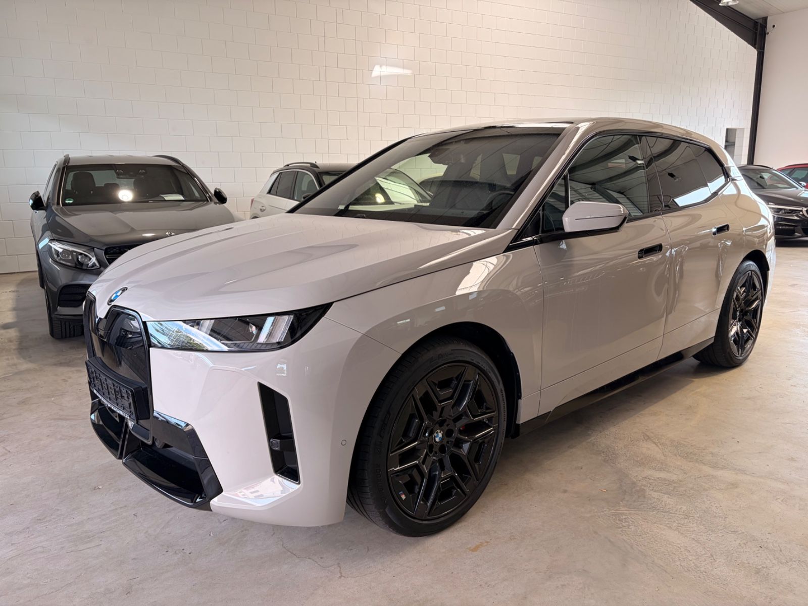 BMW iX xDrive45 MSportPro 22Z AHK MMultisitze foto 4