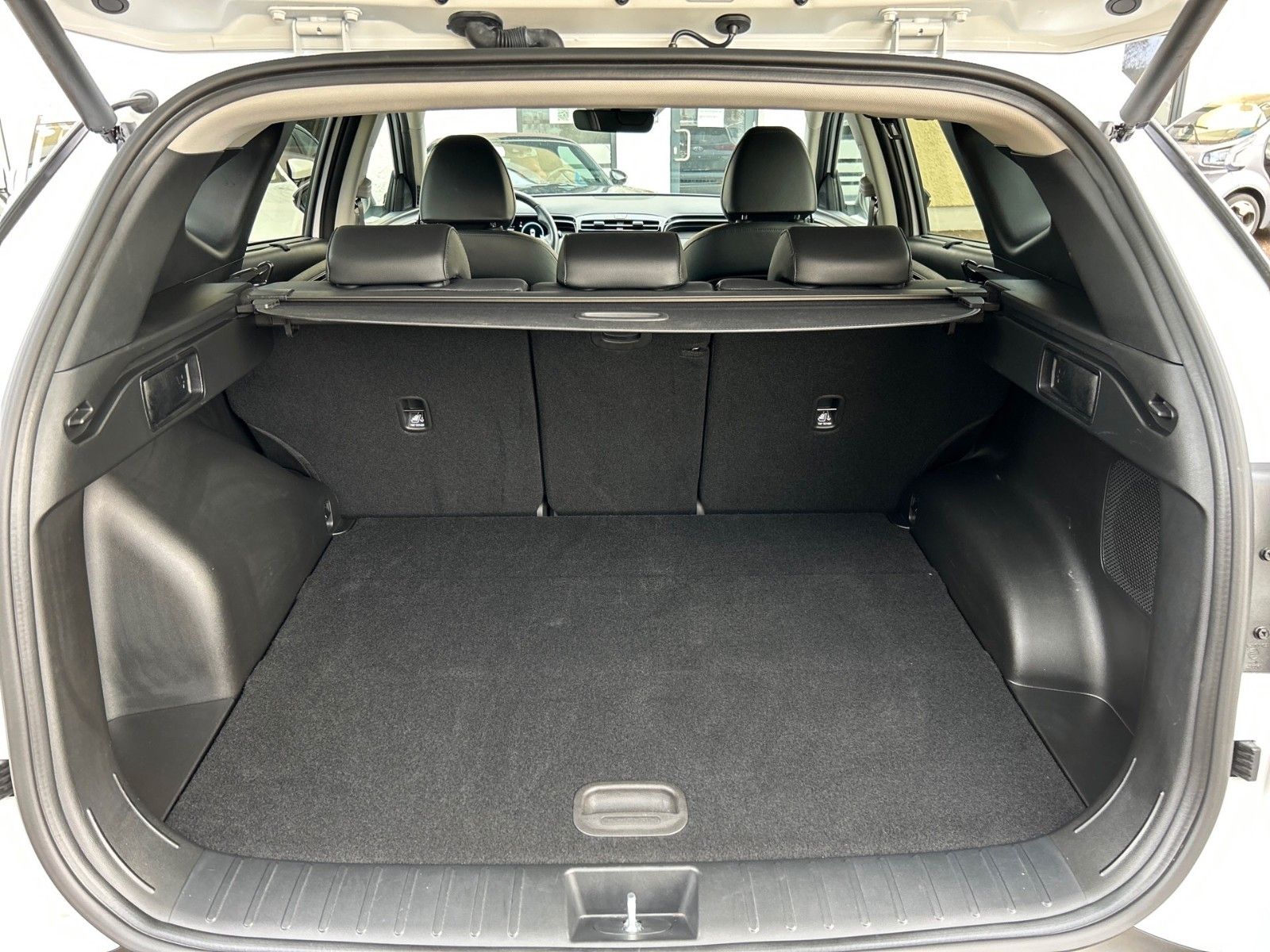 Fahrzeugabbildung Hyundai TUCSON PHEV 4WD TREND GARANTIE9/28 ASSIST-P NAV+