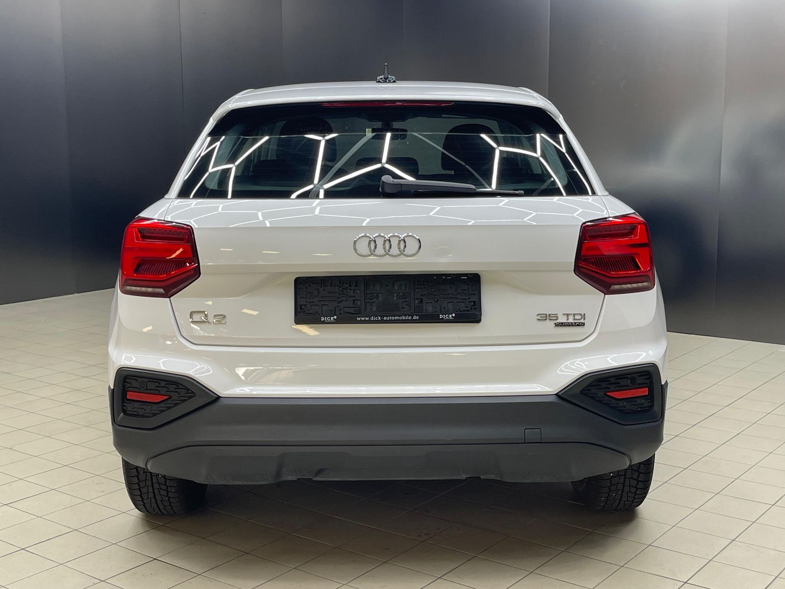 Fahrzeugabbildung Audi Q2 35d Quatt S-Tr. LED+KLIMAUT+HIFI+APS+DAB+ACC
