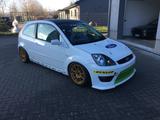 Ford Rennwagen Tourenwagen - gebrauchte Ford Fiesta aus dem Jahr 2003