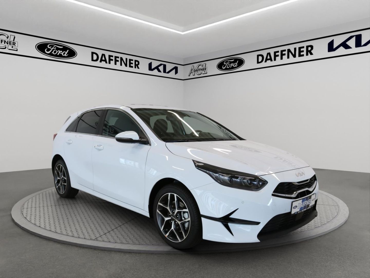 Fahrzeugabbildung Kia Ceed Ultimate Kamera Navi Style-Paket SHZ LED