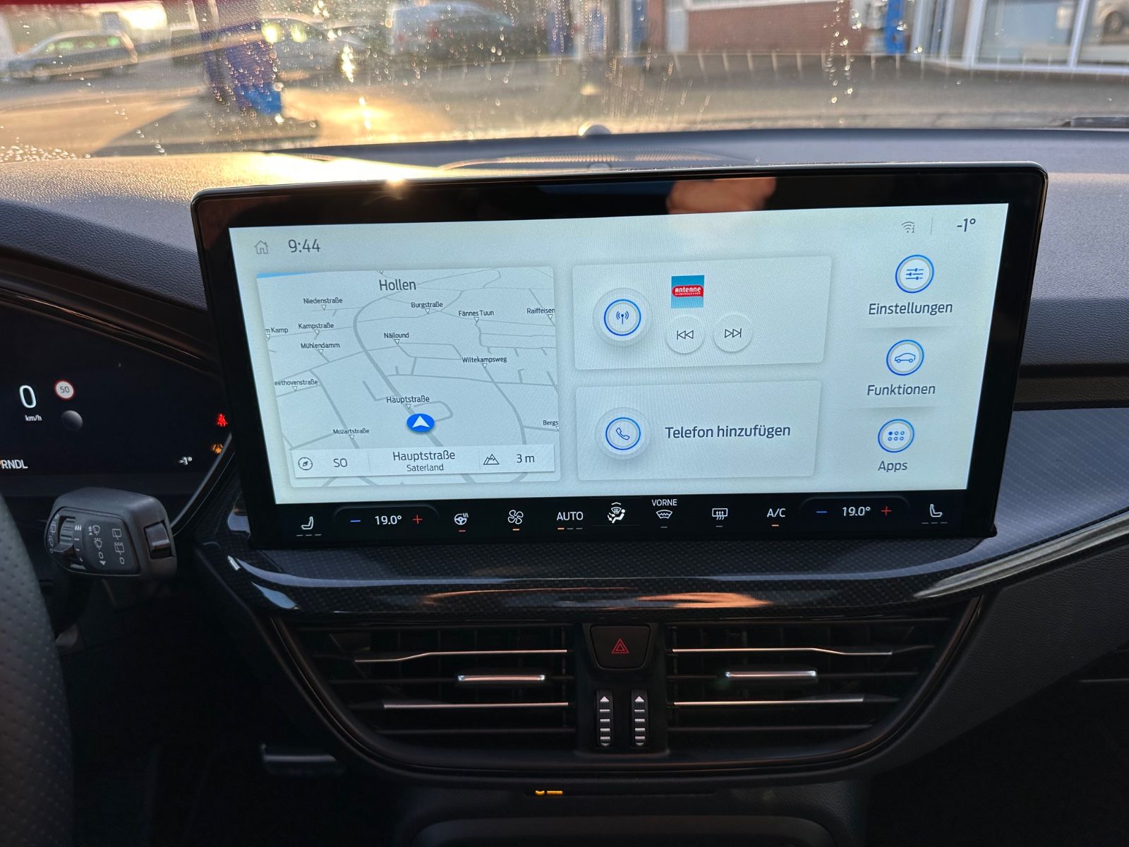 Fahrzeugabbildung Ford Focus Turnier 1.0 ST-Line X Pano/ACC/Matrix/Navi