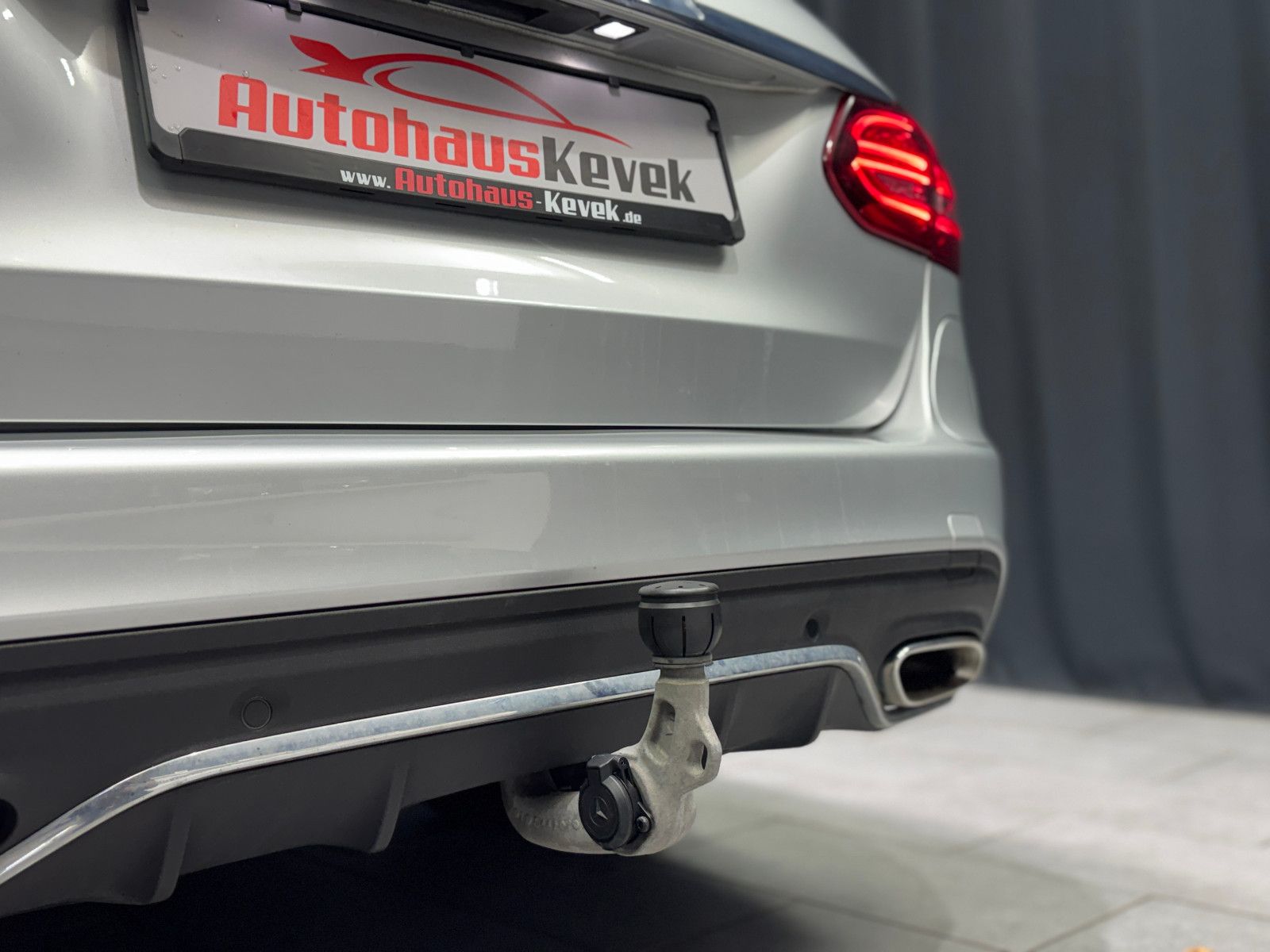 Fahrzeugabbildung Mercedes-Benz Mercedes Benz C 300e T-Modell |BURMESTER|AHK