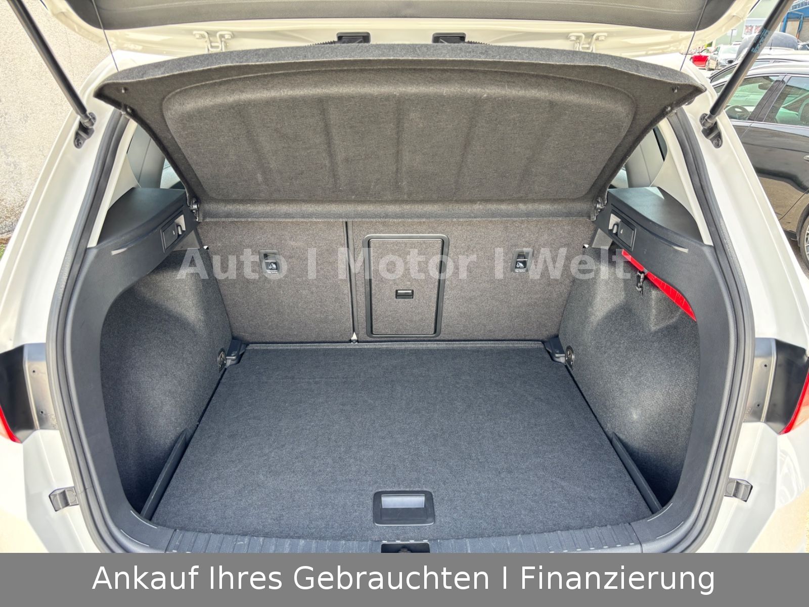 Fahrzeugabbildung SEAT Ateca Style 1.Hand ACC/ALU/SHZ/NAV/APPLECARPLAY
