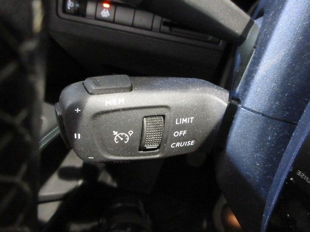 Fahrzeugabbildung Peugeot 3008 Allure Pack 1.2T LED/NAVI/PDC/R'CAM/DAB