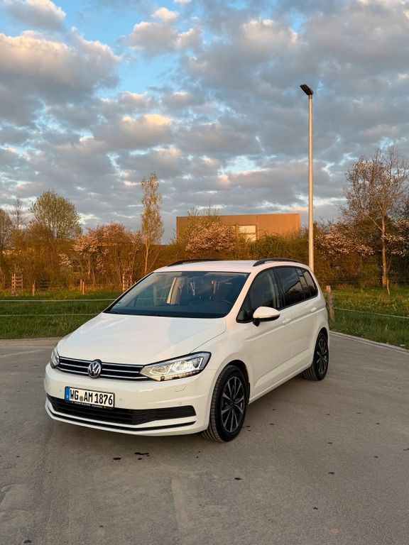 Image of Volkswagen Touran