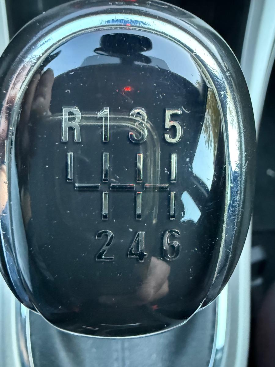 Opel Astra 2011 — photo 11